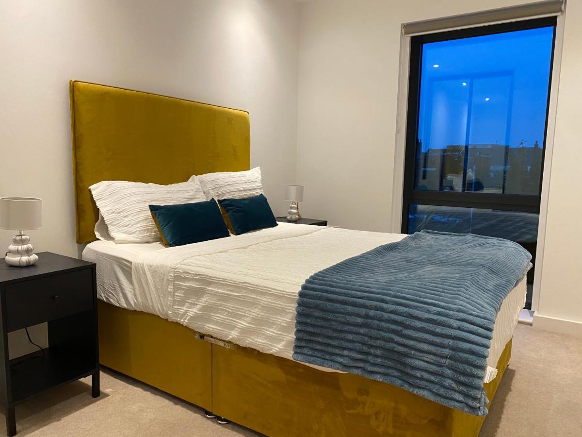 Triple T Homes Cosy 2 Bedroom Apartment With Balcony Ilford Exterior foto