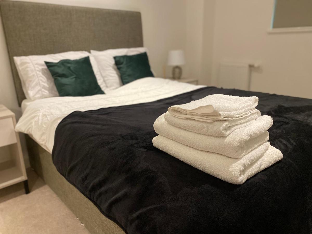 Triple T Homes Cosy 2 Bedroom Apartment With Balcony Ilford Exterior foto